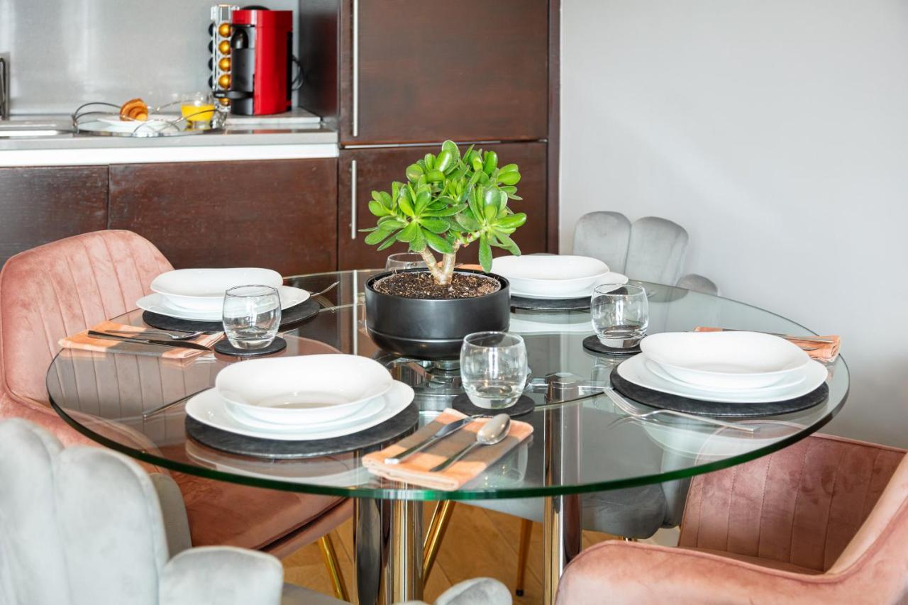 Stunning Apartment With Underground Parking! London Ngoại thất bức ảnh