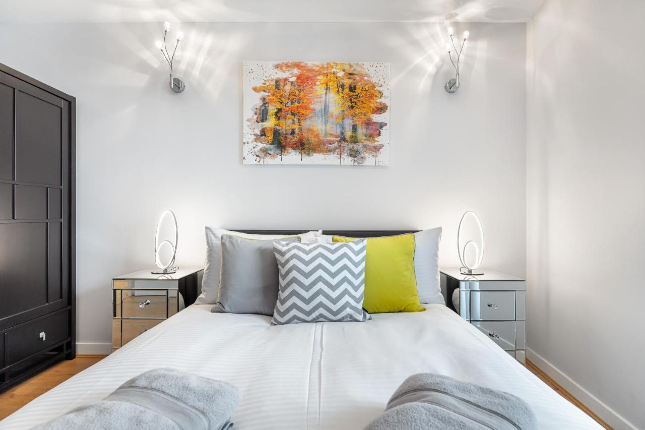Stunning Apartment With Underground Parking! London Ngoại thất bức ảnh