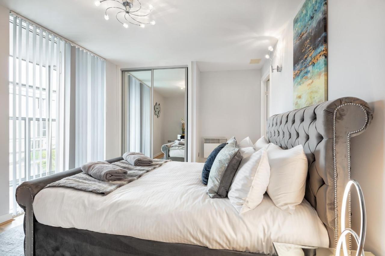 Stunning Apartment With Underground Parking! London Ngoại thất bức ảnh