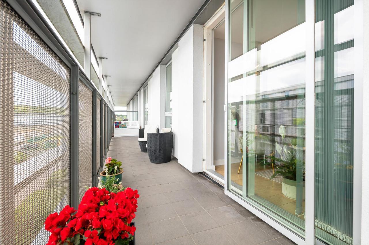 Stunning Apartment With Underground Parking! London Ngoại thất bức ảnh