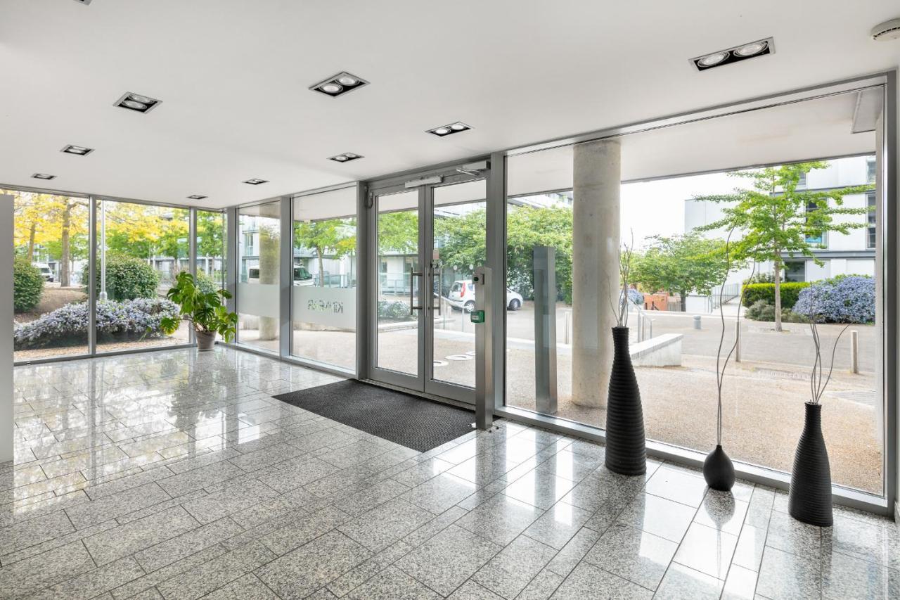Stunning Apartment With Underground Parking! London Ngoại thất bức ảnh